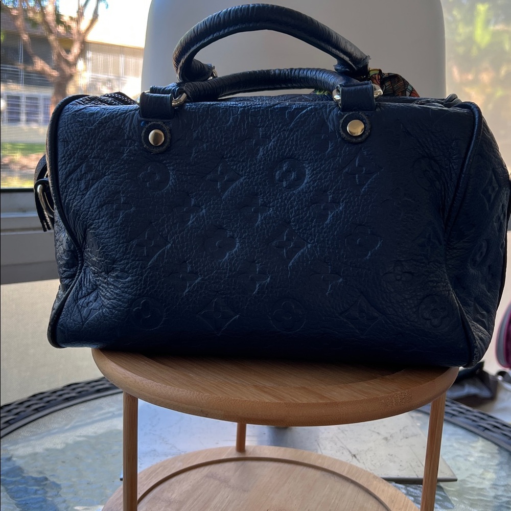 Elegant Navy Blue Fashion Handbag - Picture 3 of 11